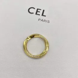Modne projektant inkrustowani pierścienie diamentowe pierścienie zwykłe nieregularne minimalistyczne design ins design ton twist para anleli z pudełkiem