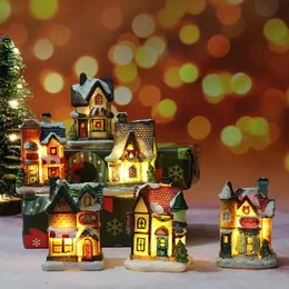 クリスマスの装飾の明るさの明るさの照明小さな村の家のシーンの装飾木の飾りクリスマスハンギングペンダント231117