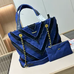 Denim Shopping Bag 37x38cm Stylish Women Shoulder Bag Fringe V Stripe Gold Hardware Metal Buckle Top Luxury Handbag Large Capacity Airport Bag Underarm Bags Sacoche