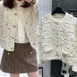 Maglioni da donna firmati di lusso 2023 Primavera/Estate C Bianco Industria pesante Gancio Fiore Girocollo Cardigan lavorato a maglia Slim Fit, Riduzione del peso, Top versatile