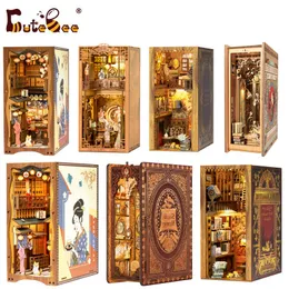 Doll House Accessories Cutebee Diy Book Nook Diy Miniature House Kit med möbler och lätt evig bokhandel Bokhylla Insert Kits -modell för vuxen 230417