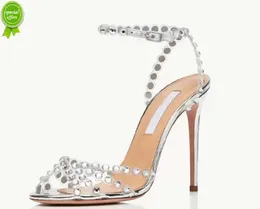 Tasarımcı sandalet giydirme ünlü moda ayakkabıları günlük giyim tekila deri sandaletler aquazzura ayakkabıları kadınlar için strappy tasarım kristal süslemeler yüksek topuklular