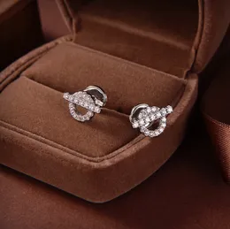 여성 스터드 디자이너 브라스 골드 도금 18K 다이아몬드 T0P 고급 재료 공식 재현 클래식 스타일 프리미엄 선물 011을위한 Finesse Earrings Charm H
