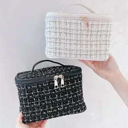 Custodie per borse per cosmetici Borsa per trucco borsa da toilette portatile di grande capacità con borsa portaoggetti quadrata portatile ad alto valore di bellezza donna 231118