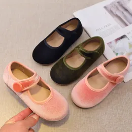 First Walkers 2024 Autumn Children Princess Shoes Girl's Ballet Flats Fashion Style Velvet algant all Match Kids 231117