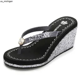 Slippers 2022 New Summer Sequined Rhinestone Ladies High Heel Flip Flops Thick Bottom Beac Women's Luxury Sandals Wedge Outside J230417