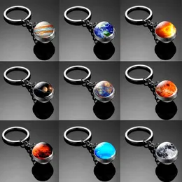 Åtta planetariska Galaxy Pendant Nyckelkedja Nebula dubbelsidig glasbollknapp för män kvinnor