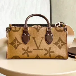 Lüks onthego m46653 Doğu Batı Seyahat Tote çantaları moda deri hafta sonu kadın tasarımcı dükkanı debriyaj çantası erkek çantası çapraz gövde ile naylon omuz askısı el çantası