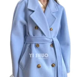 Wełniana mieszanka kobiet Piękna klasyczna niebieska niebieska zagęszcza ciepła zimowa wełniana wełniana kaszmirowa długa płaszcz z podwójną piersi koronką z płaszczem pasa 231118
