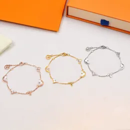 Classic Fashion Shell Charm Bracelets 18K Gold Titanium steel Chains Letter Bangle Brand Designer Wedding Lovers Jewelry Gift
