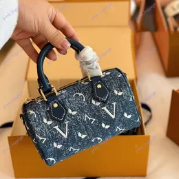 작은 보스턴 가방 여성 디자이너 크로스 바디 가방 어깨 핸드백 카우보이 디자이너 배럴 디자이너 캔버스 나노 지갑 지갑 D2212233f