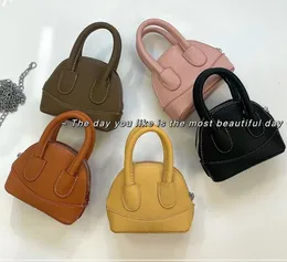 Children's handbag little girl fashion mini purse 2023 girl shell bag baby go out portable accessories bags