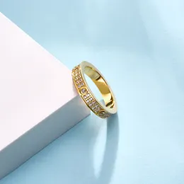 التصميم الفاخر Micro Pave Brand Wedding Ring Jewelry for Women Men Gift