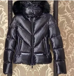 Piumini da donna firmati con piumini con collo in vera pelliccia con stemma ricamato, cappotto con cappuccio, abbigliamento firmato da donna