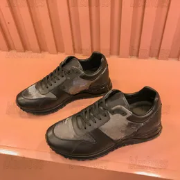 Sapatos de grife Run Away tênis masculino 1A8KIS monogramas em relevo granulado couro de bezerro clássico tênis de corrida monogramas de malha lona metálica sola de borracha técnica