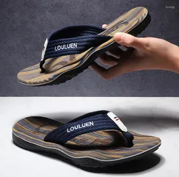 Slippers Summer Summer coreano de moda masculina massagem chinelos de massagem anti -aranete de arenos