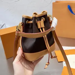 Marrone MINI Borse firmate in vera pelle Borse a tracolla da donna feminina Coin femme luxe Tasche Robusta ed elegante borsa a secchiello Chiusura con coulisse Scatola gratuita