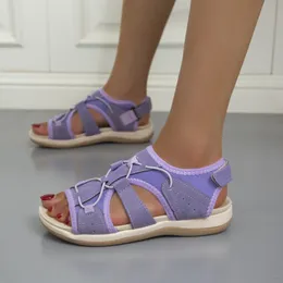 Sandaler Sandal Olahraga Baru Musim Panas Sepatu Kasual Flat Ujung Bulat Mode Wanita Bertali Warna Polos Ukuran Besar Sandal Nyaman 230418