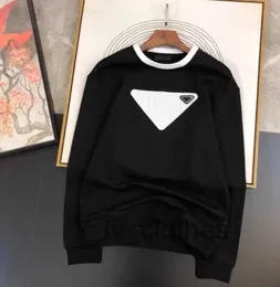 メンズセーターのトップデザイナーメンズパーカー刺繍ファッションウィンターメンズレディースラウンドネックストリートドレスヒップホップスウェットシャツ