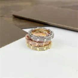 ゴールデンバンドリングのデザイナーLuxurys Sparkling Diamond Ring Fashoinヴィンテージシルバーローズゴールドジュエリー