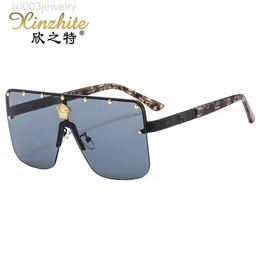 Versage Okulary przeciwsłoneczne VercacesUnglasses Women Designer Versach Sunglasses Man Nowy spersonalizowany metalowy nitk pół ramy Onepiece okulary przeciwsłoneczne Kreatywne piękno głowica su Su