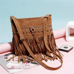 Kvällspåsar Tassel Cross-Body Female Bag Tide European och American Fashion Velvet Willow Nail All-Match Single Shoulder Pand Pand för APRI