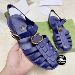 Sandálias de grife Jelly Sandal transparentes chinelos femininos sandálias duplo G sandálias de fivela plana sapatos de borracha chinelos com NO367