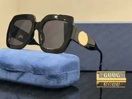 6006S 008 54 mm übergroße, quadratische, schwarze Damen-Sonnenbrille Neu mit Etikettenbox, gemischte Farbe, glitzernde, übergroße, quadratische Sonnenbrille mit Farbverlauf