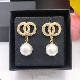 المصمم C حلق الفاخرة سمار إغراق النساء أزياء المجوهرات المعدنية رسالة Ccity Crystal Pearl أقراط Cjeweler Gift Ohrringe 564312