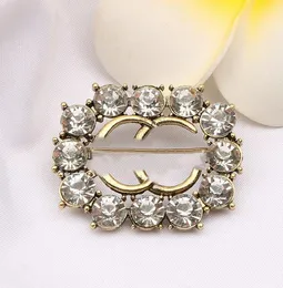 Simple Letter Brooches Famous Brand Luxurys Desinger Geometry Brooch Women Crystal Rhinestone Suit Pin Fashion Jewelry Scarf Decoration Accessories Gift