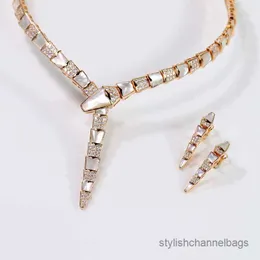 귀걸이 목걸이 유럽 디자이너 보석 세트 패션 레이디 여성 황동 설정 다이아몬드 진주 뱀 모양 넓은 체인 목걸이 귀걸이