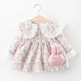 Flickaklänningar Little Girls Spring Dress Baby Floral Outfits Bomullskläder med påse barn långärmad rosa lila