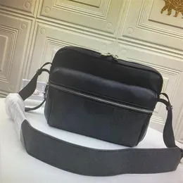 OUTDOOR Messenger Bag Men Shoulder Bags Classic Trip Bag s Briefcase Crossbody Good Quality Leather Man Messenger 281C252s