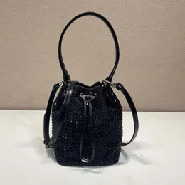 2023 Full Sky Mini Bucket Bag Satin Handväska Sparkling Importerad Crystal Fashion Women's Shoulder Bag Trendy Crossbody Bag