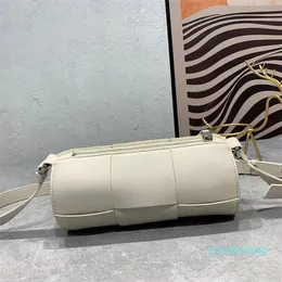 Senhoras pequenas bolsas crossbody designer de caneta de vaca de couro de bolsa redonda ombro 661 bolsa de luxo Novo 2023