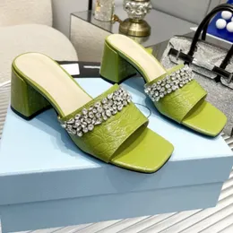 슬리퍼와 전갈 신발 여성 크리스탈 스톤 하이힐 여자 신발 브랜드 패션 블록 슬라이딩 발가락 고급 디자이너 가죽 5cm 하이힐 7.5cm 42