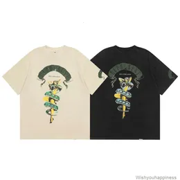 TEES TSHIRTS 럭셔리 남성 디자이너 패션 의류 여성 여름 패션 브리 하이 스트리트 스타일은 아티브 스네이크 소녀 낙서 느슨한 짧은 슬리브 Tshirt M을 나타냅니다.