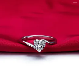 Klaster pierścionków europejska i amerykańska biżuteria mody klasyczna Diamond Rose Love Heart Ring Hurtowa kobieta dla mężczyzn kobiety