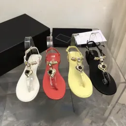 Sandálias Designer Sapatos Coração-forma Gem Pérola Salto Baixo Praia