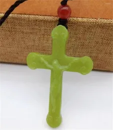 Hänge halsband naturlig fluorit Lysande sten snidad Jesus kors amulet rep halsband glöd i mörka stenar mode smycken