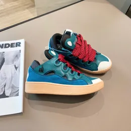 Luxus-Leder-Sneakers Herren-Designerschuhe Außergewöhnliche Freizeit-Sneakers Pariser Kalbsleder-Gummi-Plateausohle Modetrend-Herren-Sneakers