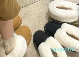 Kvalitetsstövlar Kvinnor Maomao Snow Autumn Winter Ny mode mångsidig plus plyschdjockad termisk anti -slip bomullsskor