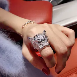 Anel de cabeça de leopardo Panthere BIG para homem designer para mulher esmeralda diamante reproduções oficiais joias de luxo estilo clássico presente de aniversário com caixa 025