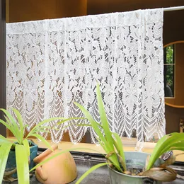 Vorhang 140 cm x 68 cm weiße durchsichtige Spitze mit Wellensaum Blumenmuster dekorativer Voile-Fenstervolant für Küche, Café, Bar, Heimdekoration