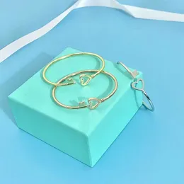 bangle Tiffanyany bracelet T s925 Sterling Silver Love Key Open Bracelet Fashion Classic Versatile Light Luxury Simple Bracelet