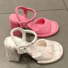 Piattaforma di progettazione del marchio Sandali alti sandali Donne Summer Open Op toe caviglia Pompe della donna scarpe da festa con tacco fitto 230419