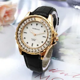 腕時計の高級女性クォーツ時計ダイヤモンドラインストーンサイドケースファッション女性レザーレザーヴィンテージ腕時計