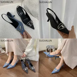 Sandálias Spring New Brand Woman Slingback Shoes Moda Matal Buckle Ladies Elegant Med Heel Point Ane Slip On Sandal Mules 230316