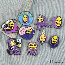 Esqueto roxo capa halloween esmalte pino mestre universo emblema broche saco clothe lapela dos desenhos animados presente de halloween atacado