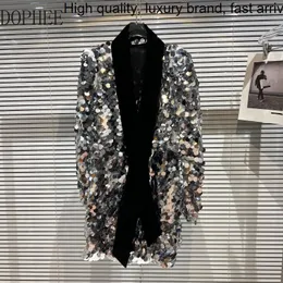 Kurtki damskie jesień 2023 Moda Lady Sparklingowe cekiny formalne ubiór patchwork aksamitna długość długości długości damskiej płaszcz 230419
